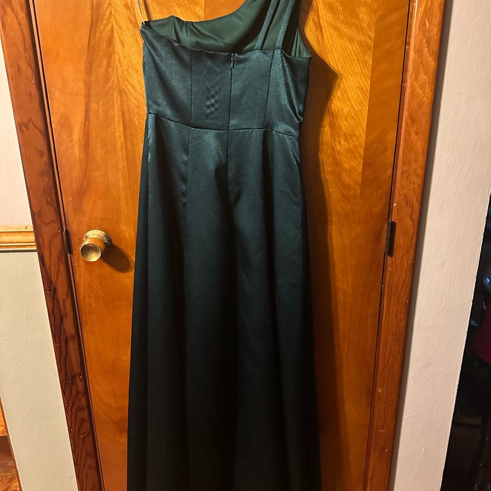 David's Bridal One-Shoulder Green Gown with pockets - Picture 5 of 12